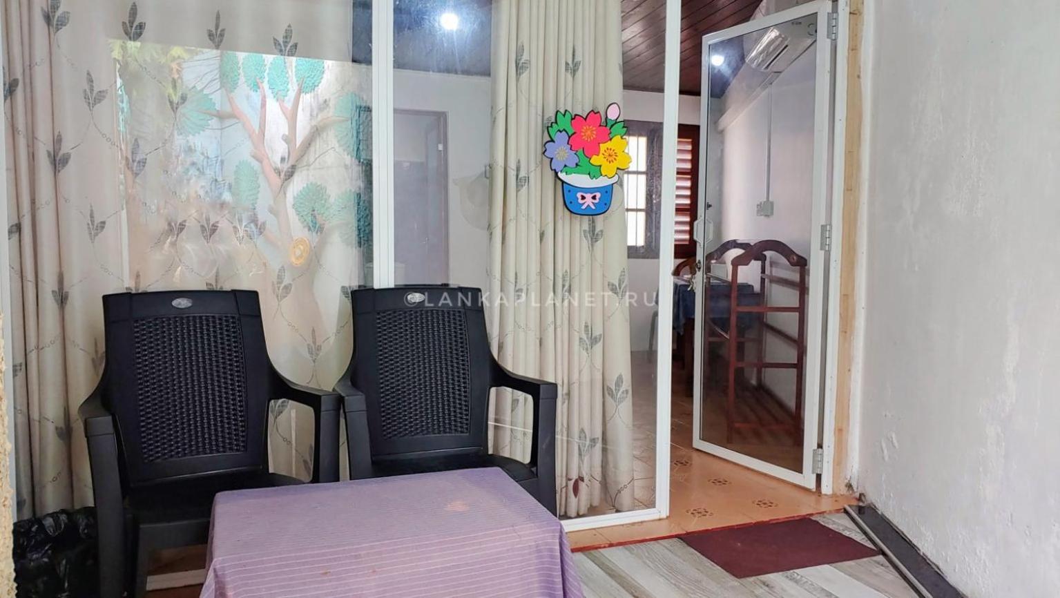 Twin Palms Hotell Mirissa Exteriör bild